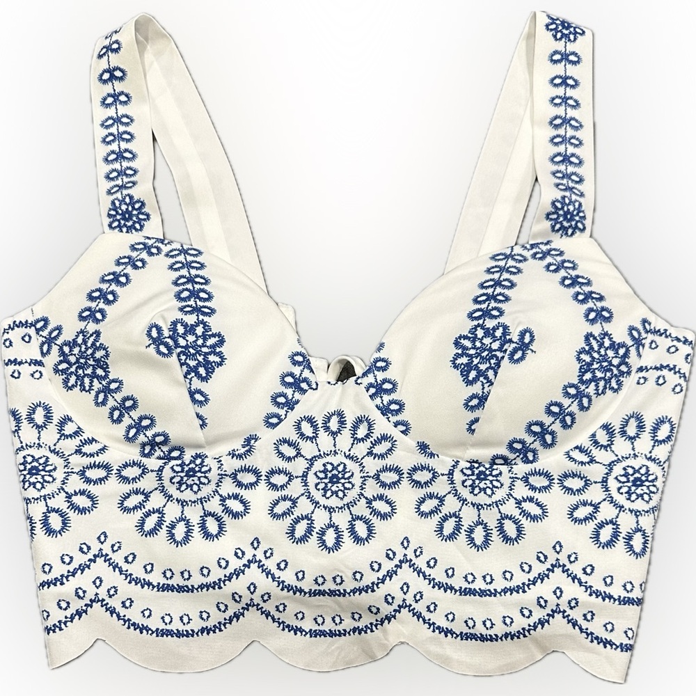CoMMENSE Embroidered Eyelet Corset Style Crop Top - Picture 7 of 11